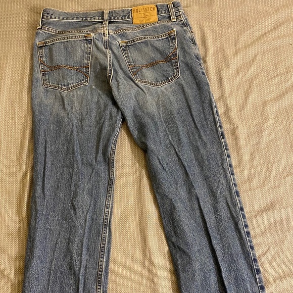 BLUE JEANS, CLASSIC STRAIGHT, 31 X 30, HOLLISTER - Picture 2 of 7